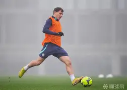 今夜体能课后，AC米兰状态回暖备战NBA季后赛，球迷炸锅，更衣室氛围转暖(勇士不敌热火库里飚中三分点燃观众)