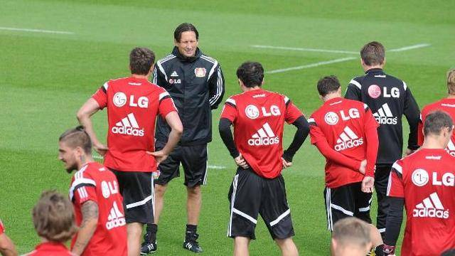 集结日上海海港备战欧联；状态回暖细节曝光；目标明确；更衣室氛围转暖的简单介绍