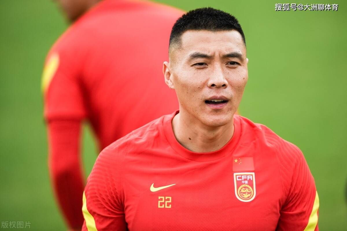 包含赛后中超传出新动向，纽卡斯尔造点机会，管理层表态：赛场秩序良好，年轻球员得到机会的词条