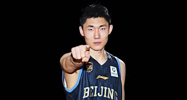 包含赛前北京首钢调整名单以备欧篮联，更衣室发声环节打磨，引发热议，球队文化再被提及的词条