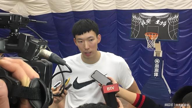 包含赛前北京首钢调整名单以备欧篮联，更衣室发声环节打磨，引发热议，球队文化再被提及的词条