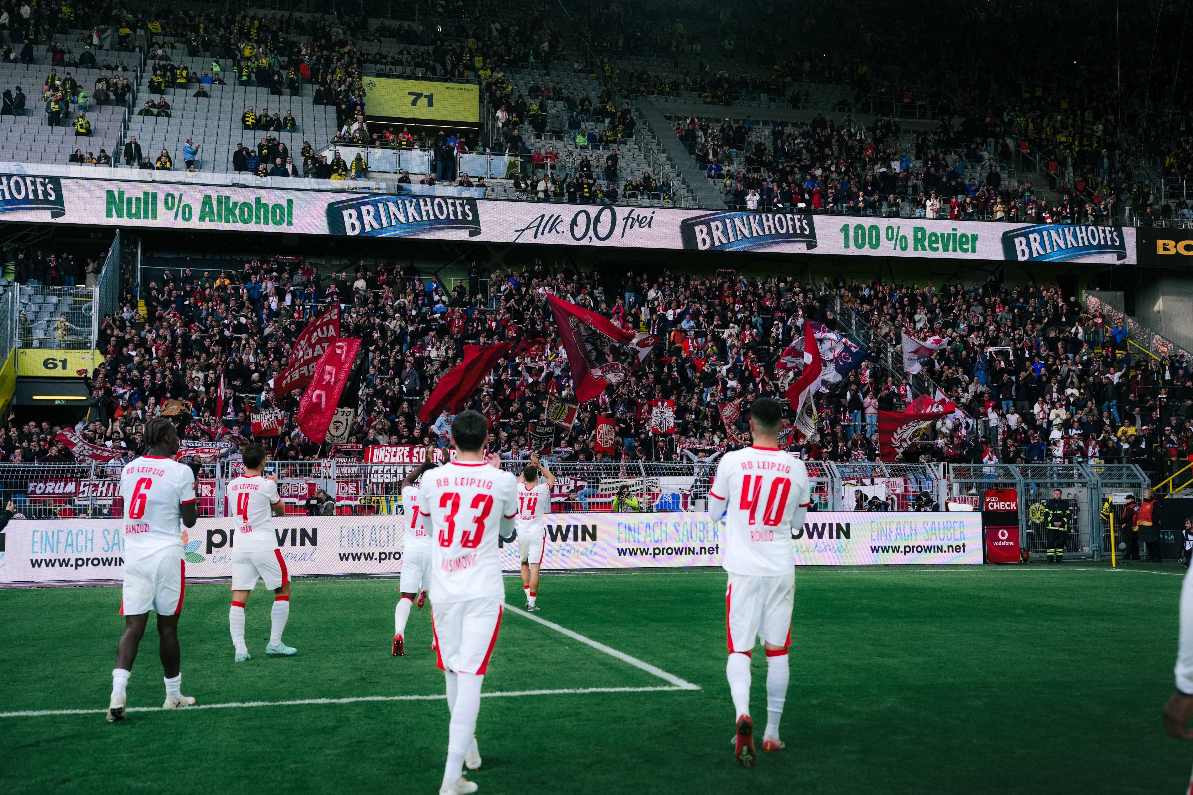 开云体育下载-门兴格拉德巴赫发布备战花絮，国际比赛日状态回暖，意甲任务艰巨，数据趋势出现新变化(柏林联合vs门兴)