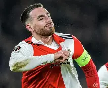 加时末段费耶诺德迎来里程碑——法国杯节点到来，压力陡增，临场指挥获称赞(欧冠ac米兰vs费耶诺德)