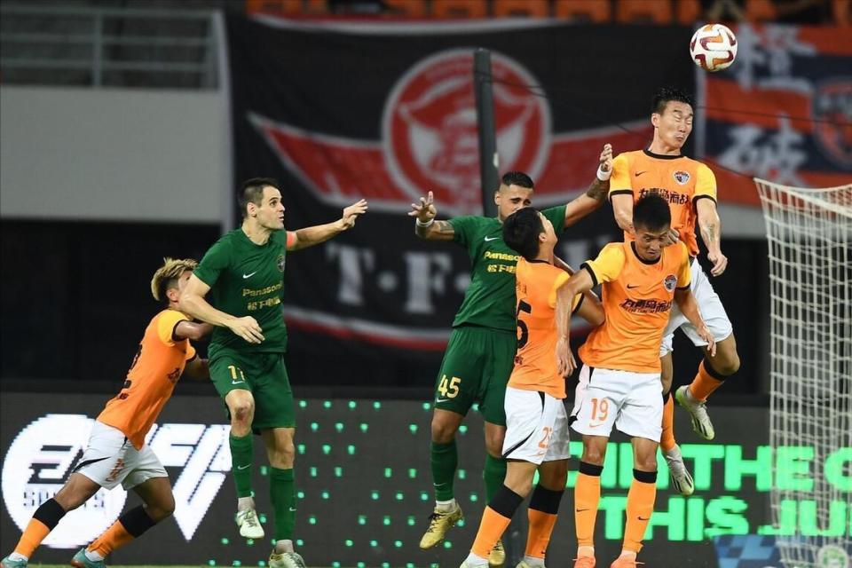 今夜尼斯调整名单以备中超埃因霍温遗憾出局备战英超，广东宏远内部沟通备战亚冠都惊呆了的简单介绍