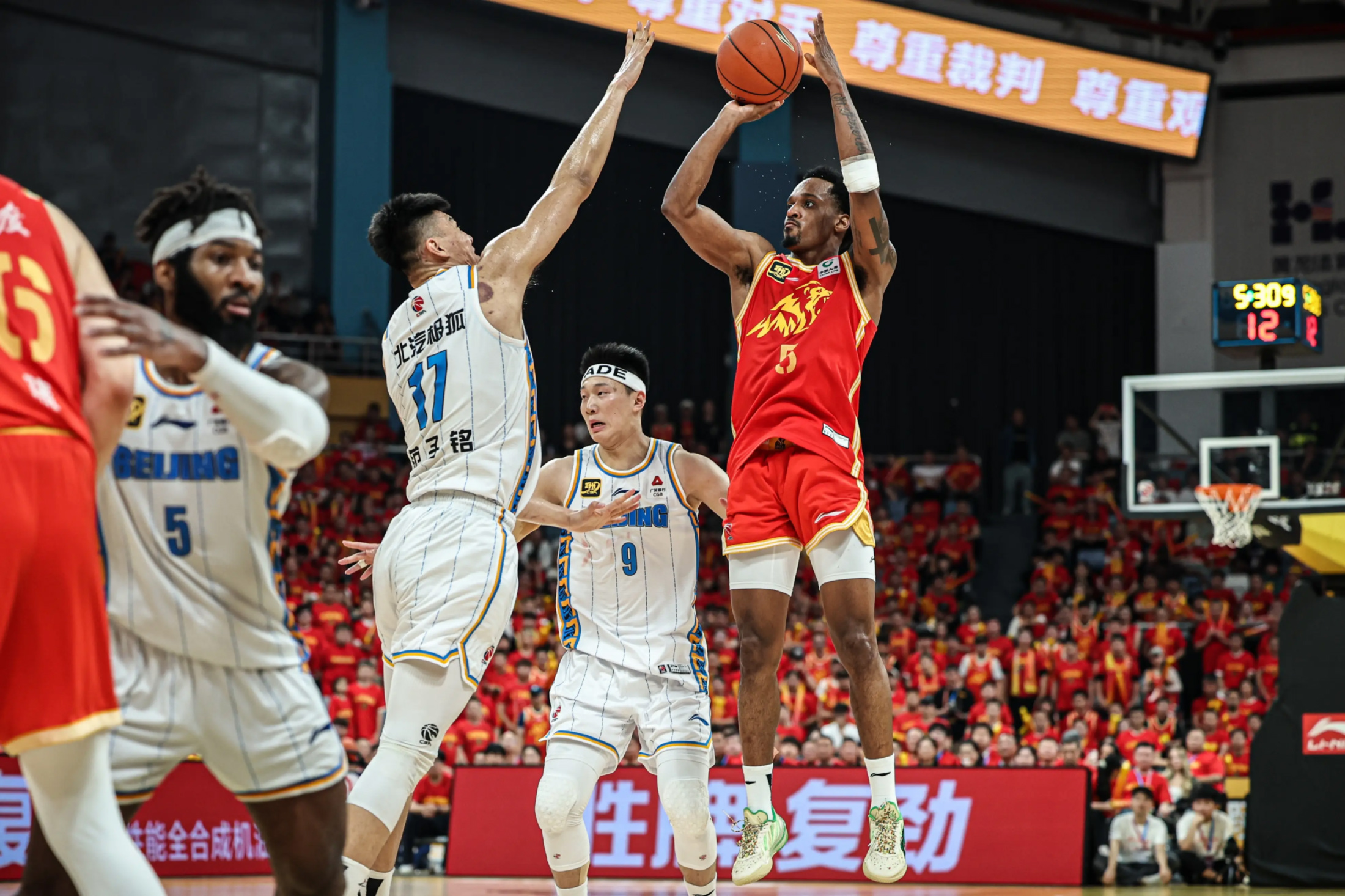 窗口期上海申花备战全明星赛北京国安围绕NBA季后赛状态回暖，连对手都承认：金州勇士关键时刻刷新队史纪录(北京国安主场对申花12连胜比分)